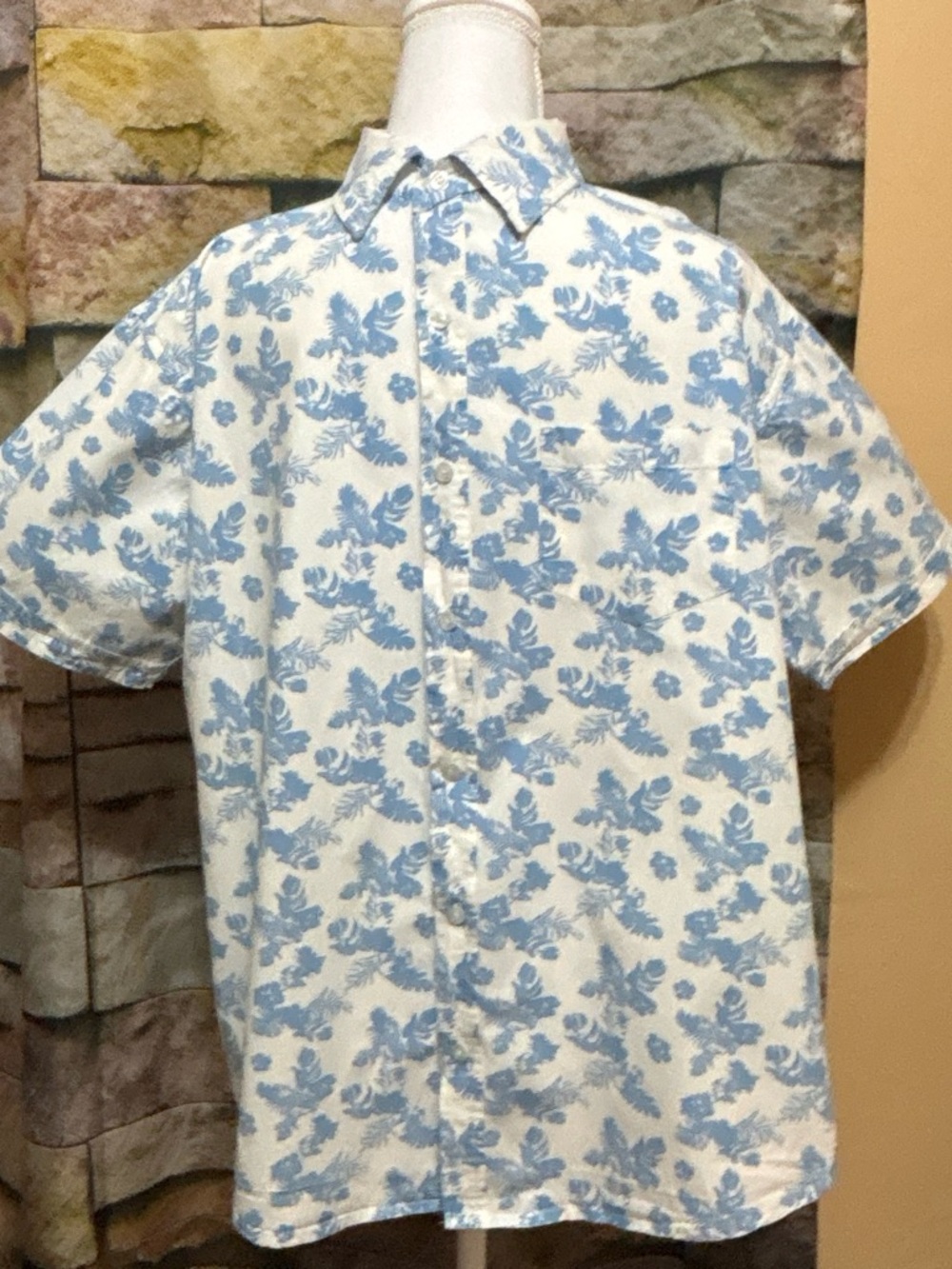 Spicy tuna, XL blue tropical leaf button-down shirt